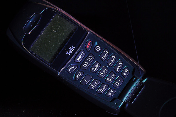 포토 JPG 해외이미지 디자인 백그라운드 컨셉 비즈니스 통신 모바일 세포 사람없음 스마트폰 디지털 검은색 흰색 전화기 심볼 고립 옛날 셀룰러 해외202004 해외포토 컬러 핸드폰 스마트기기 파일형식 이미지허브