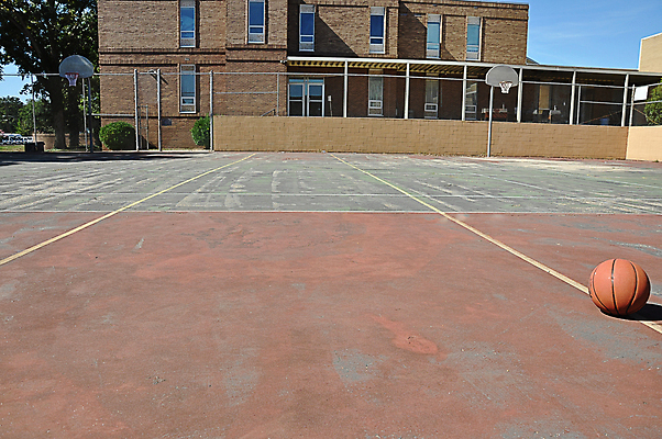 포토 JPG 해외이미지 공원 스포츠 공 학교 놀이 농구 건강 사람없음 야외 운동 바구니 경쟁 게임 그물 가장자리 놀이터 테두리 슛 지역 점수 골 법정 해외202004 해외포토 공공시설 교육 컨셉 구기 둘레 파일형식 이미지허브