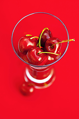 포토 JPG 해외이미지 식기 열매 길 음식 줄기 백그라운드 잎 농업 과일 자연 유리 건강 사람없음 빨간색 세로 초록색 여름 빛 침묵 활발 수확 흰색 신선 쌍 체리 달콤 자르기 먹기 오브젝트 유기농 날것 흙더미 내추럴 숙성 비건 해외202004 해외포토 식물 웰빙 계절 산업 컬러 컨셉 모션 재질 소리 흙 맛 생태계 채식주의자 파일형식 더미 이미지허브