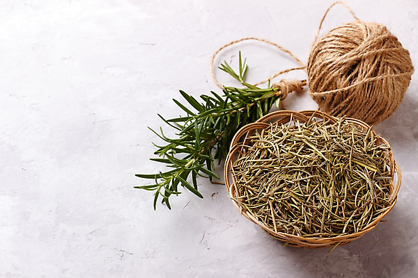 포토 JPG 해외이미지 식물 음식 백그라운드 잎 가방 재료 자연 유리 건조 건강 요리 사람없음 목재 가로 초록색 약 쌓기 흰색 신선 맛 허브 향수 향기 아로마 아로마테라피 로즈메리 흙더미 내추럴 해외202004 해외포토 나무 잡화 컬러 컨셉 의학 모션 재질 흙 화장품 생태계 냄새 테라피 파일형식 더미 이미지허브