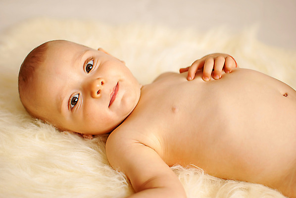 포토 JPG 해외이미지 백인 응시 남자 행복 얼굴 한명 미소 사람 소년 기쁨 흰색 아기 신생아 달콤 담요 기저귀 긍정 부드러움 기어가기 걸음마 천진난만 해외202004 해외포토 서양인 1 시선 감정 어린이 컬러 컨셉 모션 표정 신체부위 아기용품 감각 맛 파일형식 이미지허브
