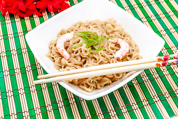 포토 JPG 해외이미지 아시아 음식 재료 젓가락 태국 새우 파스타 요리 동양인 사람없음 초록색 일본 식사 저녁식사 중국 흰색 신선 면 사발 맛 대나무 매움 점심식사 해외202004 해외포토 나무 나라 컬러 컨셉 서양음식 수저 갑각류 인종 사기그릇 파일형식 이미지허브