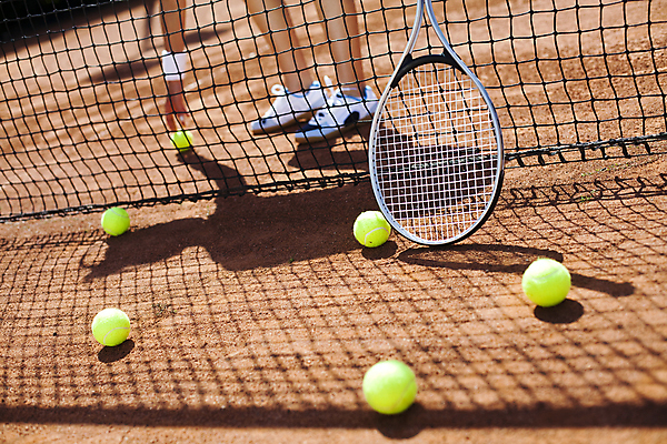 포토 JPG 해외이미지 주간 서양인 우먼라이프 여자 한명 서기 성인 야외 옆모습 여름 하반신 테니스 테니스라켓 네트 테니스장 테니스공 성인여자한명만 해외202004 줍기 해외포토 자연요소 외국인 1 라이프스타일 계절 스포츠 뷰포인트 공 스포츠시설 모션 사람 구기 라켓 테니스용품 여자한명만 성인여자만 파일형식 이미지허브