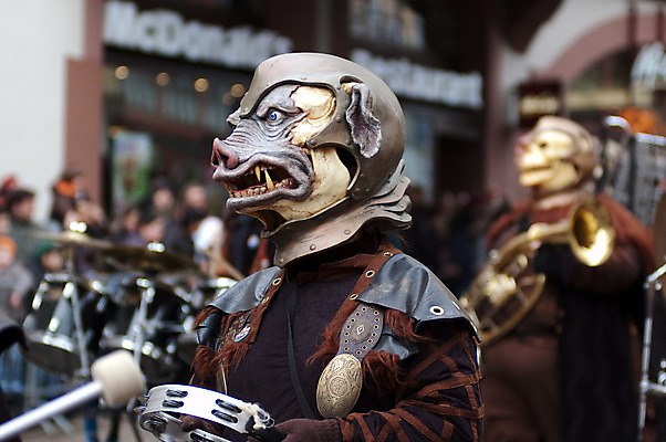 포토 JPG 해외이미지 전통 드레스 공 놀이 독일 가면 사람없음 축제 희망 축하 아기 역사 변장 가면무도회 기간 행진 해외202004 해외포토 옷 감정 유럽 컨셉 모션 사람 무도회 파일형식 이미지허브