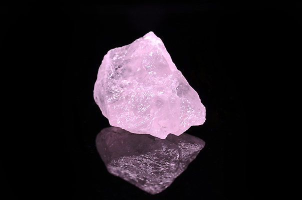 포토 JPG 해외이미지 여자 분홍색 백그라운드 신체 요가 자연 불꽃 건강 사람없음 치료 장식 빛 유행 견본 스파 에너지 바위 거친 고급 우아함 크리스탈 보석 수집 명상 날것 테라피 내추럴 고립 지질학 치유 해외202004 해외포토 웰빙 교육 컬러 컨셉 의학 불 사람 뷰티 돌_바위 광석 생태계 파일형식 이미지허브