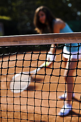 포토 JPG 해외이미지 주간 전신 서양인 우먼라이프 여자 한명 서기 들기 성인 야외 옆모습 아웃포커스 테니스 테니스라켓 네트 테니스장 즐거움 테니스복 성인여자한명만 해외202004 해외포토 자연요소 외국인 1 라이프스타일 감정 스포츠 뷰포인트 스포츠시설 모션 촬영기법 사람 운동복 구기 라켓 여자한명만 성인여자만 파일형식 이미지허브