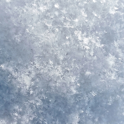 포토 JPG 해외이미지 디자인 계절 크리스마스 겨울 패턴 자연 아침 날씨 사람없음 물 빛 햇빛 얼음 추위 흰색 눈송이 크리스탈 질감 북쪽 내추럴 폭설 눈내림 해외202004 해외포토 주간 자연요소 기념일 컬러 무늬 눈_날씨 태양 광석 자연재해 방향 생태계 파일형식 이미지허브