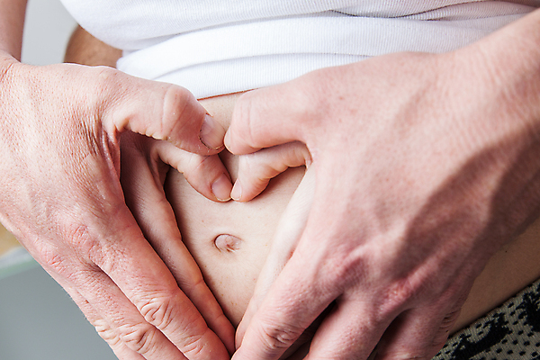 포토 JPG 해외이미지 모양 백인 모델 손 커플 여자 남자 행복 2 가족 엄마 건강 관리 사랑 한명 사람 성인 가로 부모 희망 임산부 임신 흰색 하트 아기 잡기 기다림 재산 심볼 묘사 돌봄 옛날 해외202004 해외포토 서양인 1 감정 컬러 관계 모션 신체부위 금융 파일형식 이미지허브