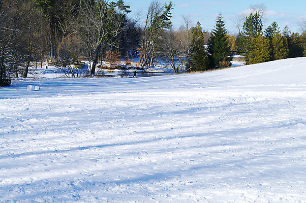 포토 JPG 해외이미지 라이프스타일 겨울 자연 스키 풍경 사람없음 야외 초록색 파란색 추위 흰색 도시 스키선수 크로스컨트리 혼자 해외202004 해외포토 계절 컬러 겨울스포츠 운동선수 생활 생태계 파일형식 이미지허브
