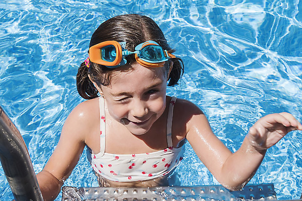 포토 JPG 해외이미지 백인 라이프스타일 행복 얼굴 어린이 스포츠 여행 포즈 장난 놀이 휴가 건강 한명 웃음 물 파란색 반사 수영 기쁨 젖음 물방울 신선 떨어짐 흥분 수영선수 해외202004 해외포토 자연요소 서양인 1 감정 컬러 컨셉 운동선수 표정 사람 생활 신체부위 수상스포츠 파일형식 이미지허브