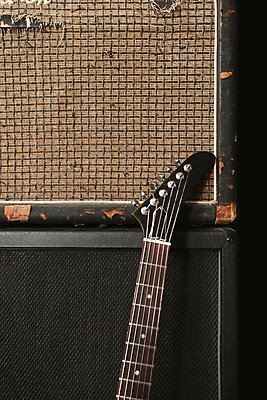 포토 JPG 해외이미지 줄 음악 놀이 사람없음 쌓기 기댐 힘 소리 음악가 장비 수확 기구 기타 악단 볼륨 일렉기타 잼 복고 오디오 목 기타리스트 그런지 뮤지컬 블루스 옛날 해외202004 해외포토 직업 농업 모션 현악기 문화예술 신체부위 전자제품 연주자 소스_음식 파일형식 이미지허브