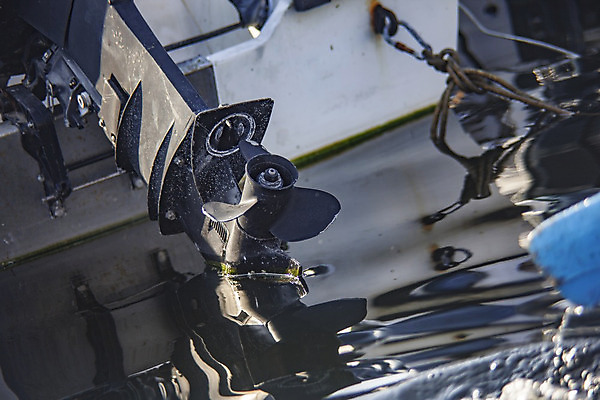 포토 JPG 해외이미지 산업 바다 날개 부분 교통시설 새로움 비행기 건조 항해 사람없음 물 파란색 금속 항구 힘 장비 나사 보트 칼날 수리 큼 파일럿 철 조선소 묘사 오브젝트 프로펠러 함선 모터보트 포트 엔진 모터 놋쇠 뱃놀이 철강 해병대 해외202004 해외포토 자연요소 직업 컬러 교통 컨셉 배_교통 항공교통 재질 대중교통 군대 전통놀이 공구 크기 시설 파일형식 이미지허브