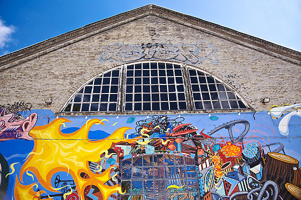 포토 JPG 해외이미지 문화 벽 건축양식 주택 사람없음 건물 컬러풀 도시 그리기 도심 그래피티 지하 구시가지 환각 히피 해외202004 해외포토 건축물 건축 컬러 모션 낙서 그림 증상 파일형식 이미지허브