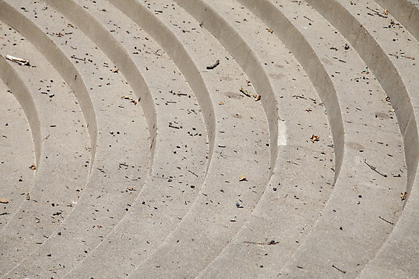 포토 JPG 해외이미지 모양 디자인 문화 물결 조각 건축양식 추상 미술 사람없음 야외 가로 물 조각상 평화 정원 회색 연못 도시 원형 건축가 분수 단계 천연기념물 콘크리트 해외202004 해외포토 자연요소 도형 직업 건축 컬러 컨셉 무늬 문화예술 조형물 파일형식 이미지허브