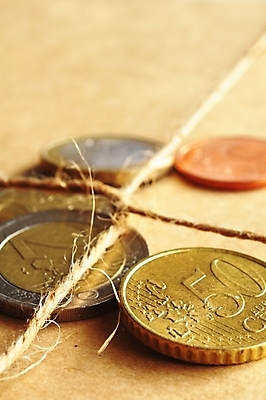 포토 JPG 해외이미지 컨셉 돈 회사 비즈니스 사람없음 금융 상자 동전 유로 코드 구매 요금 포장소품 비용 해외202004 해외포토 포장 경제 쇼핑 재산 오브젝트 포장재료 파일형식 이미지허브