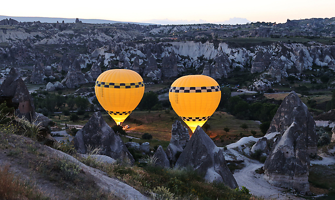 포토 JPG 해외이미지 주간 하늘 카파도키아 풍경 사람없음 야외 열기구 비행 해외202004 해외포토 자연요소 항공교통 파일형식 튀르키예 이미지허브