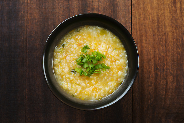 포토 JPG 해외이미지 전통 접시 아시아 문화 음식 백그라운드 다이어트 채소 재료 탁자 호박 밥 아침 양파 건강 요리 동양인 사람없음 목재 노란색 식사 중국 봄 당근 신선 뜨거움 사발 닫기 맛 아침식사 정상 낟알 먹기 서빙 점심식사 채식주의자 핸드메이드 해외202004 해외포토 주간 나무 식기 계절 나라 컬러 가구 컨셉 모션 뿌리채소 인종 사기그릇 채식 파일형식 이미지허브