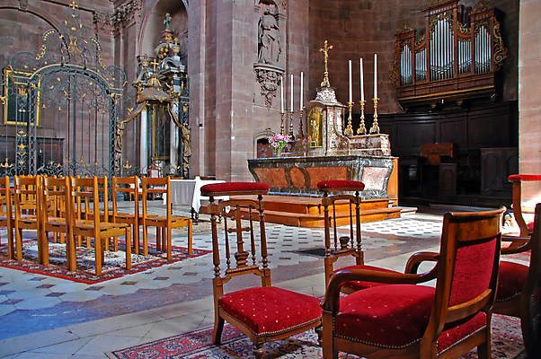 포토 JPG 해외이미지 기독교 종교 십자가 벤치 의자 건축양식 실내 사람없음 내부 성당 교회 믿음 성경 천주교 바위 기도 기둥 사찰 예수 영혼 역사 보호 성직자 통로 아치 보안 대리석 덩어리 바실리카 사당 성찬식 수녀원 옛날 제단 해외202004 해외포토 건축 감정 가구 컨셉 재료 종교용품 종교건축 안전 건물 돌_바위 신_종교 파일형식 이미지허브