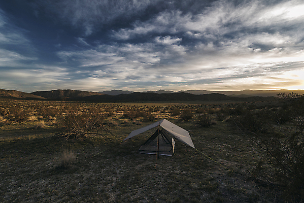 포토 JPG 해외이미지 구름 지구 여행 자연 하늘 휴가 산 거리 건조 텐트 아메리카 풍경 사람없음 야외 여름 파란색 환경 미국 사막 황무지 고독 보호 저녁 캠핑장 캘리포니아 가뭄 멀리 생태학 서쪽 원정 수평선 해외202004 해외포토 자연요소 계절 교육 감정 컬러 컨셉 북아메리카 날씨 캠핑도구 캠핑 야간 방향 대륙 생태계 파일형식 이미지허브