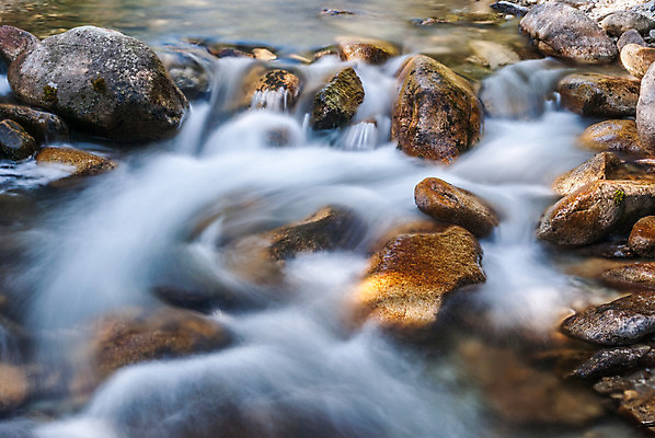 포토 JPG 해외이미지 자연 풍경 사람없음 야외 물 여름 강 환경 고요 봄 폭포 젖음 흐름 추위 가을 바위 흰색 시골 개울 황무지 급류 내추럴 해외202004 해외포토 자연요소 계절 컬러 컨셉 돌_바위 생태계 파일형식 이미지허브