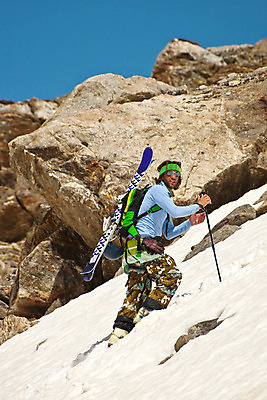 포토 JPG 해외이미지 모델 직업 라이프스타일 웰빙 옷 남자 유럽 안경 스포츠 신체 배낭 모션 하늘 산 수염 건강 한명 미소 사람 성인 야외 초록색 파란색 태양 갈색 얼음 힘 기쁨 회색 추위 흰색 오픈 용기 순수 흥분 암초 고립 해외202004 해외포토 자연요소 1 그릇 잡화 감정 나라 컬러 컨셉 가방 표정 생활 파일형식 이미지허브