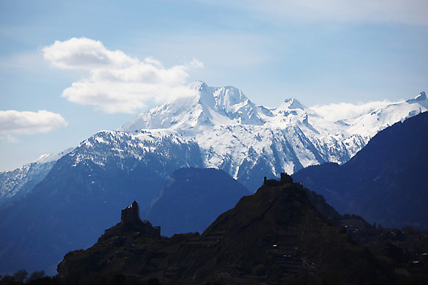 포토 JPG 해외이미지 나무 계절 길 스포츠 여행 크리스마스 겨울 자연 하늘 스키 산 파노라마 풍경 사람없음 파란색 빛 햇빛 태양 얼음 추위 안개 흰색 소나무 스노우보드 고도 휴양지 빙하 서리 알프스 리프트 눈보라 뿌연 절정 눈내림 가문비나무 해외202004 해외포토 자연요소 식물 기념일 유럽 컬러 날씨 겨울스포츠 눈_날씨 촬영기법 장소 보드_스포츠 생태계 파일형식 이미지허브