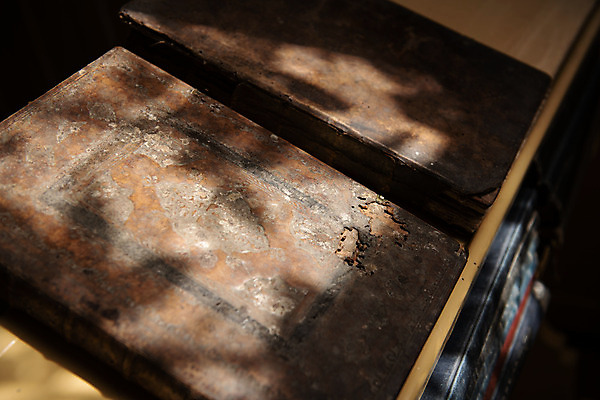 포토 JPG 해외이미지 전통 알파벳 교육 종이 문화 일러스트 텍스트 학교 잉크 사람없음 책 단어 스터디 교회 성경 수확 골동품 기도 기록 가르침 화려 재산 편지 심볼 읽기 그림 러시아 문학 증거 페이지 신성 루마니아 러시아인 복음 비잔틴 옛날 원고 해외202004 해외포토 서양인 문자 영어 유럽 컨셉 농업 종교용품 종교건축 모션 건물 금융 학습 제국 파일형식 이미지허브