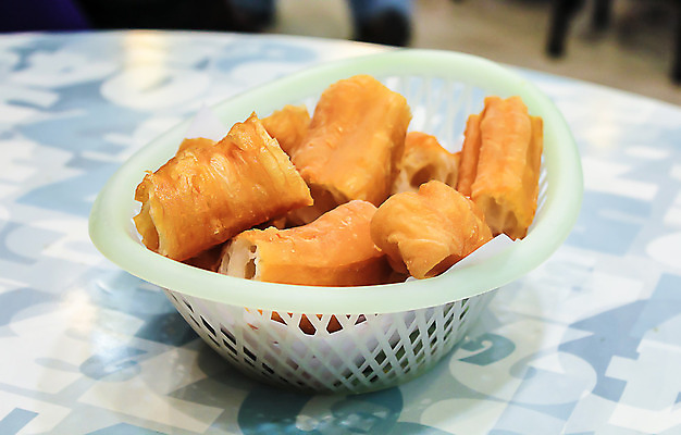 포토 JPG 해외이미지 음식 빵 요리 사람없음 식사 중국 빵집 우유 튀김 막대기 도넛 아침식사 먹기 반죽 칼로리 홍콩 깊이 인기 해로움 해외202004 해외포토 아시아 컨셉 모션 디저트 유제품 상점 파일형식 이미지허브