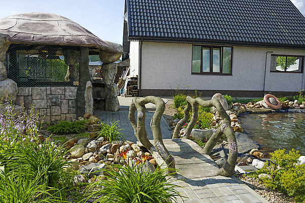 포토 JPG 해외이미지 나무 계절 꽃 농업 건축양식 자연 하늘 지붕 휴가 주택 파노라마 사람 풍경 잔디 사람없음 야외 건물 초록색 여름 울타리 농장 마을 환경 정원 맑음 흙 시골 시골집 화단 땅바닥 온실 해외202004 해외포토 식물 건축물 건축 산업 컬러 날씨 바닥 촬영기법 담장 생태계 파일형식 이미지허브