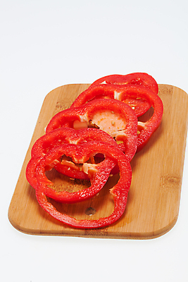 포토 JPG 해외이미지 음식 조각 백그라운드 농업 다이어트 채소 재료 고추 탁자 불 파프리카 건강 요리 사람없음 목재 빨간색 빛 농장 주방 정원 저녁식사 흰색 신선 달콤 맛 먹이 먹기 오브젝트 유기농 슬라이스 후추 내추럴 고립 숙성 식욕 채식주의자 해외202004 해외포토 자연요소 나무 웰빙 산업 컬러 가구 컨셉 모션 식사 향신료 채식 파일형식 이미지허브