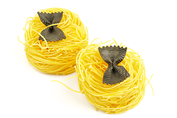 포토 JPG 해외이미지 라이프스타일 음식 파스타 건강 스파게티 사람없음 빨간색 초록색 컬러풀 노란색 식당 식사 이탈리아 흰색 면 밀 흰배경 이탈리아문화 날것 시금치 마카로니 파르팔레 탈리아텔레 해외202004 해외포토 유럽 컬러 백그라운드 채소 곡류 서양음식 생활 상점 유럽문화 파스타면 파일형식 이미지허브