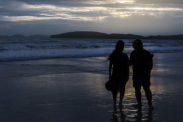 포토 JPG 해외이미지 전신 커플 여자 남자 행복 실루엣 바다 여행 휴가 휴식 함께함 서기 성인 야외 두명 햇빛 맑음 일몰 저녁 성인만 해외202004 해외포토 감정 컨셉 관계 모션 날씨 촬영기법 사람 태양 노을 야간 파일형식 이미지허브