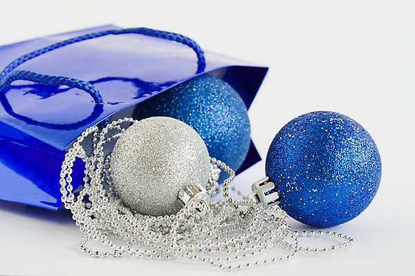 포토 JPG 해외이미지 모양 전통 계절 별 문화 백그라운드 크리스마스장식 크리스마스 겨울 목걸이 공 유리 휴가 새해 사람없음 장식 파란색 빛 장난감 활발 추위 흰색 축하 원형 우아함 12월 오브젝트 빛망울 광 해외202004 해외포토 자연요소 도형 기념일 컬러 컨셉 장신구 재질 날짜 파일형식 이미지허브