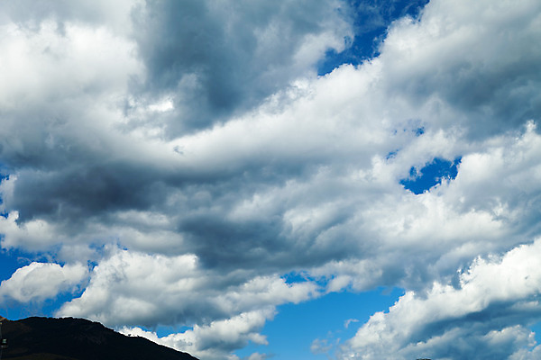 포토 JPG 해외이미지 구름 여행 백그라운드 태국 자연 하늘 산 파노라마 풍경 사람없음 야외 초록색 여름 파란색 빛 도시풍경 컬러풀 태양 우주 일출 맑음 어둠 안개 흰색 도시 뜨거움 연기 정상 숲 언덕 독수리 대머리 풍선 넘어짐 절정 수평선 해외202004 해외포토 자연요소 헤어스타일 계절 아시아 컬러 모션 조류 날씨 촬영기법 노을 생태계 파일형식 이미지허브