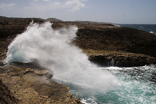 포토 JPG 해외이미지 공원 바다 자연 풍경 사람없음 야외 물 파란색 힘 권총 흰색 만 떨어짐 전국 주입구 해외202004 해외포토 자연요소 공공시설 컬러 컨셉 총 생태계 파일형식 이미지허브