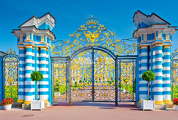 포토 JPG 해외이미지 전통 디자인 외관 공원 조각 여행 건축양식 미술 사람없음 건물 장식 파란색 도시풍경 조각상 여행객 정원 궁전 화려 역사 황금 고급 우아함 성자 큼 맨션 대문 러시아 천연기념물 귀족 랜드마크 러시아인 바로크 정중 스타일 해외202004 해외포토 서양인 건축물 공공시설 건축 유럽 종교 컬러 컨셉 고건축 문화예술 주택 사람 풍경 조형물 문 도시 크기 파일형식 이미지허브