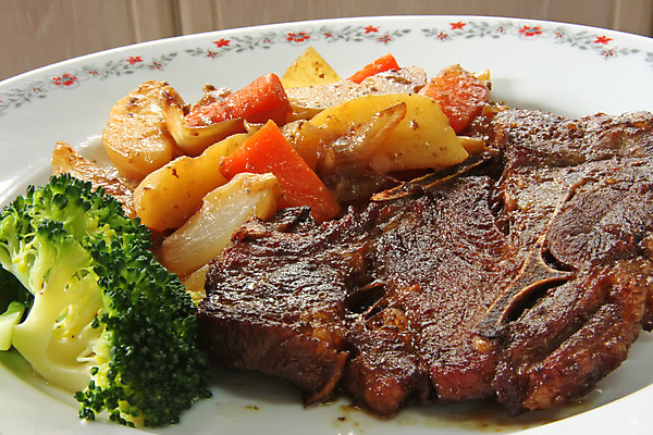 포토 JPG 해외이미지 접시 음식 채소 육류 스테이크 요리 사람없음 저녁식사 샐러드 발표 우아함 그릴 브로콜리 자르기 굽기 양고기 설정 점심식사 신발장 해외202004 해외포토 식기 컨셉 식재료 모션 주방용품 서양음식 식사 구이 파일형식 이미지허브