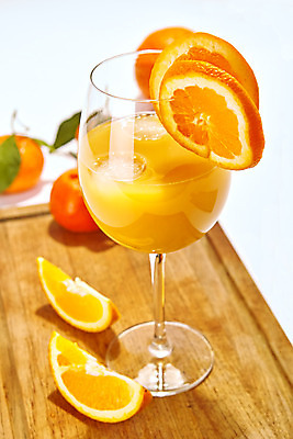 포토 JPG 해외이미지 음료 오렌지 과일 유리 사람없음 목재 노란색 주스 신선 오렌지주스 해외202004 해외포토 나무 컬러 재료 재질 과일주스 파일형식 이미지허브