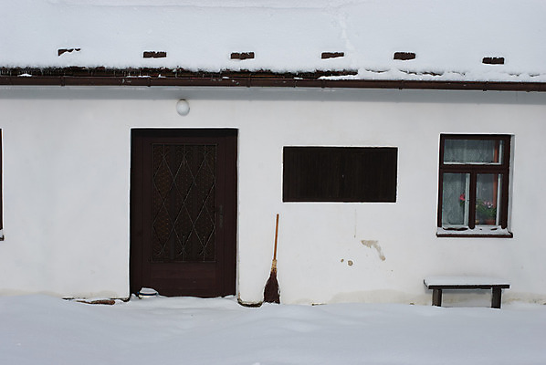 포토 JPG 해외이미지 계절 겨울 건축양식 창문 사람없음 문 흰색 해외202004 해외포토 건축 컬러 파일형식 이미지허브