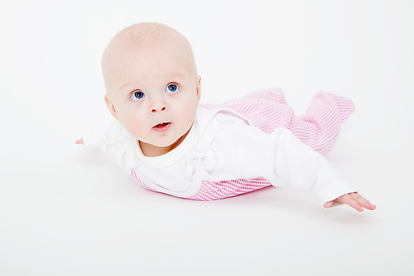 포토 JPG 해외이미지 응시 행복 얼굴 분홍색 손가락 놀이 한명 사람 파란색 놀람 기쁨 육아 흰색 아기 신생아 빨다 걸음마 천진난만 해외202004 해외포토 1 손 시선 감정 컬러 컨셉 모션 표정 신체부위 파일형식 이미지허브