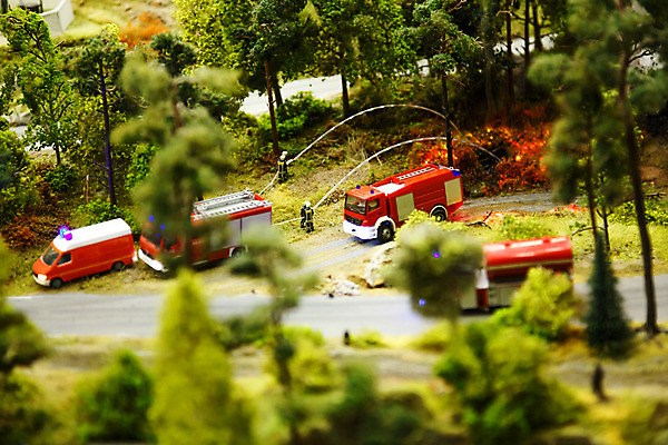 포토 JPG 해외이미지 자동차 불 사람없음 장난감 미니어처 도시 오브젝트 소화_소방 해외202004 해외포토 자연요소 육상교통 모형 소방 파일형식 이미지허브