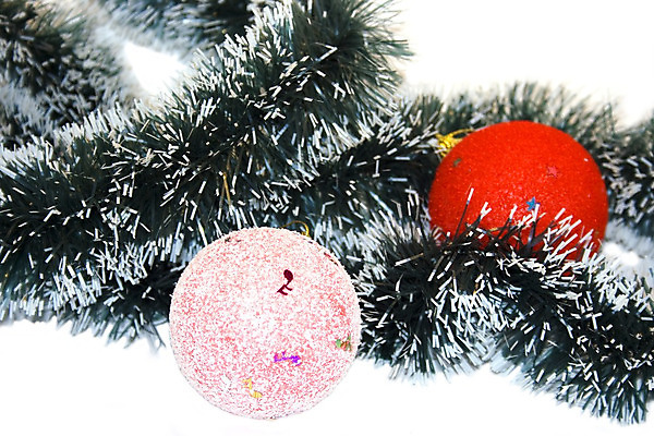 포토 JPG 해외이미지 전통 계절 행복 백그라운드 크리스마스 겨울 공 가족 유리 날씨 휴가 새로움 주택 사람없음 장식 초록색 화환 놀람 장식볼 추위 흰색 축하 시간 원형 황금 야간 12월 연도 서리 엽서 고립 해외202004 해외포토 자연요소 도형 기념일 꽃 감정 컬러 컨셉 관계 재질 표정 건물 날짜 편지 파일형식 이미지허브