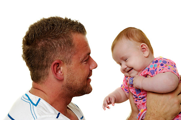 포토 JPG 해외이미지 백인 응시 남자 행복 감정 어린이 백그라운드 2 가족 관계 놀이 친절 함께함 관리 사랑 웃음 사람 성인 두명 흰색 아기 잡기 아빠 달콤 작음 리프트 걸음마 고립 리프팅 해외202004 해외포토 서양인 시선 컬러 컨셉 모션 표정 맛 크기 파일형식 이미지허브