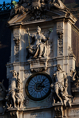 포토 JPG 해외이미지 유럽 시계 조각 여행 건축양식 하늘 사람없음 건물 숫자 탑 맑음 프랑스 운명 깃발 도시 역사 타운 옛날 파리(프랑스) 해외202004 해외포토 문자 건축물 건축 나라 날씨 파일형식 이미지허브