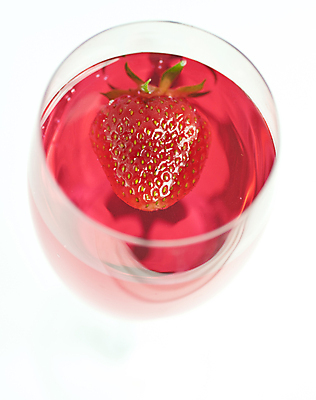 포토 JPG 해외이미지 음료 음식 과일 재료 자연 유리 딸기 건강 씨앗 사람없음 빨간색 여름 농장 반사 와인 침묵 주스 신선 칵테일 사발 달콤 맛 떨어짐 보호 잼 상쾌 유기농 날것 숙성 해외202004 해외포토 식물 웰빙 계절 감정 컬러 컨셉 농업 재질 주류 소리 사기그릇 소스_음식 생태계 파일형식 이미지허브