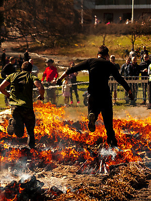 포토 JPG 해외이미지 스포츠 오렌지 불 건강 사람없음 빨간색 달리기 운동 점프 힘 경쟁 기쁨 오픈 뜨거움 위험 결심 장애물 강의 속도 연소 넘어짐 어려움 해외202004 해외포토 자연요소 감정 컬러 컨셉 과일 모션 파일형식 이미지허브