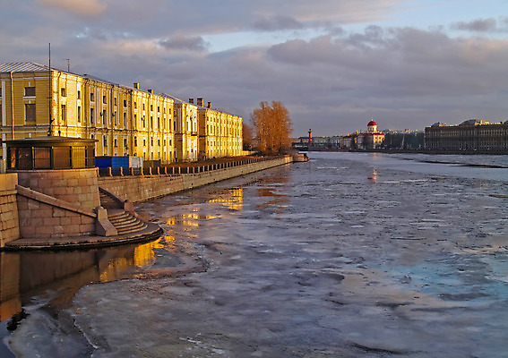 포토 JPG 해외이미지 문화 사람없음 물 강 얼음 봄 오픈 구름다리 기르기 도개교 해외202004 해외포토 자연요소 계절 다리_건축물 돌봄 파일형식 이미지허브