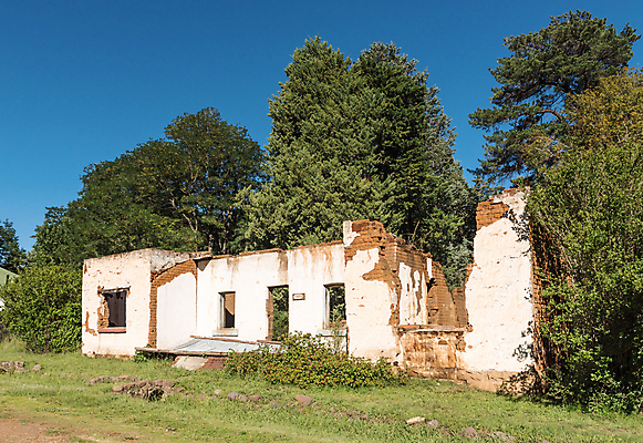 포토 JPG 해외이미지 나무 오렌지 아프리카 자연 주택 거리풍경 풍경 사람없음 건물 목재 초록색 파란색 도시풍경 햇빛 갈색 마을 맑음 가을 흰색 시골 역사 타운 남아프리카 옛날 파멸 해외202004 해외포토 식물 건축물 계절 나라 컬러 컨셉 과일 재료 날씨 거리 태양 도시 생태계 파일형식 소멸 이미지허브