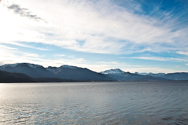 포토 JPG 해외이미지 구름 바다 여행 오렌지 자연 하늘 산 노르웨이 풍경 사람없음 물 파란색 햇빛 태양 반사 일출 일몰 봄 가을 바위 정상 언덕 북쪽 산악지대 카피스페이스 해외202004 해외포토 자연요소 계절 유럽 컬러 과일 노을 공백 돌_바위 방향 생태계 파일형식 이미지허브