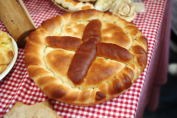 포토 JPG 해외이미지 계절 종교 문화 음식 빵 크리스마스 패턴 다이어트 기념 따뜻함 요리 사람없음 갈색 노란색 식사 저녁식사 빵집 껍질 신선 뜨거움 달콤 아침식사 낟알 강의 밀 굽기 먹기 유기농 질감 덩어리 내추럴 건포도 핸드메이드 해외202004 해외포토 웰빙 기념일 컬러 무늬 모션 포도 곡류 건강 상점 맛 구이 건과일 파일형식 이미지허브